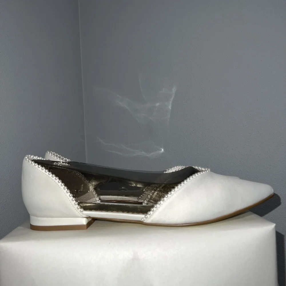 Adrianna Papell White Pearl-Trim Pointed Toe Flats